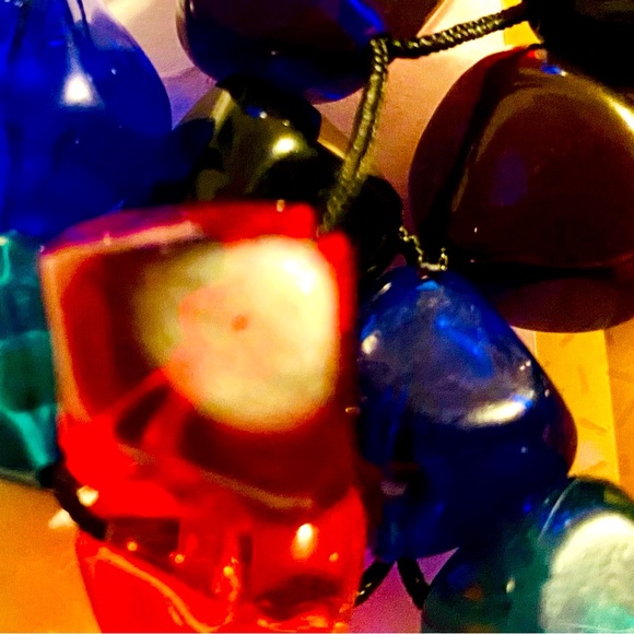 Vintage Hong Kong 1970’s Lucite Ponytail Holder - Picture 4 of 5